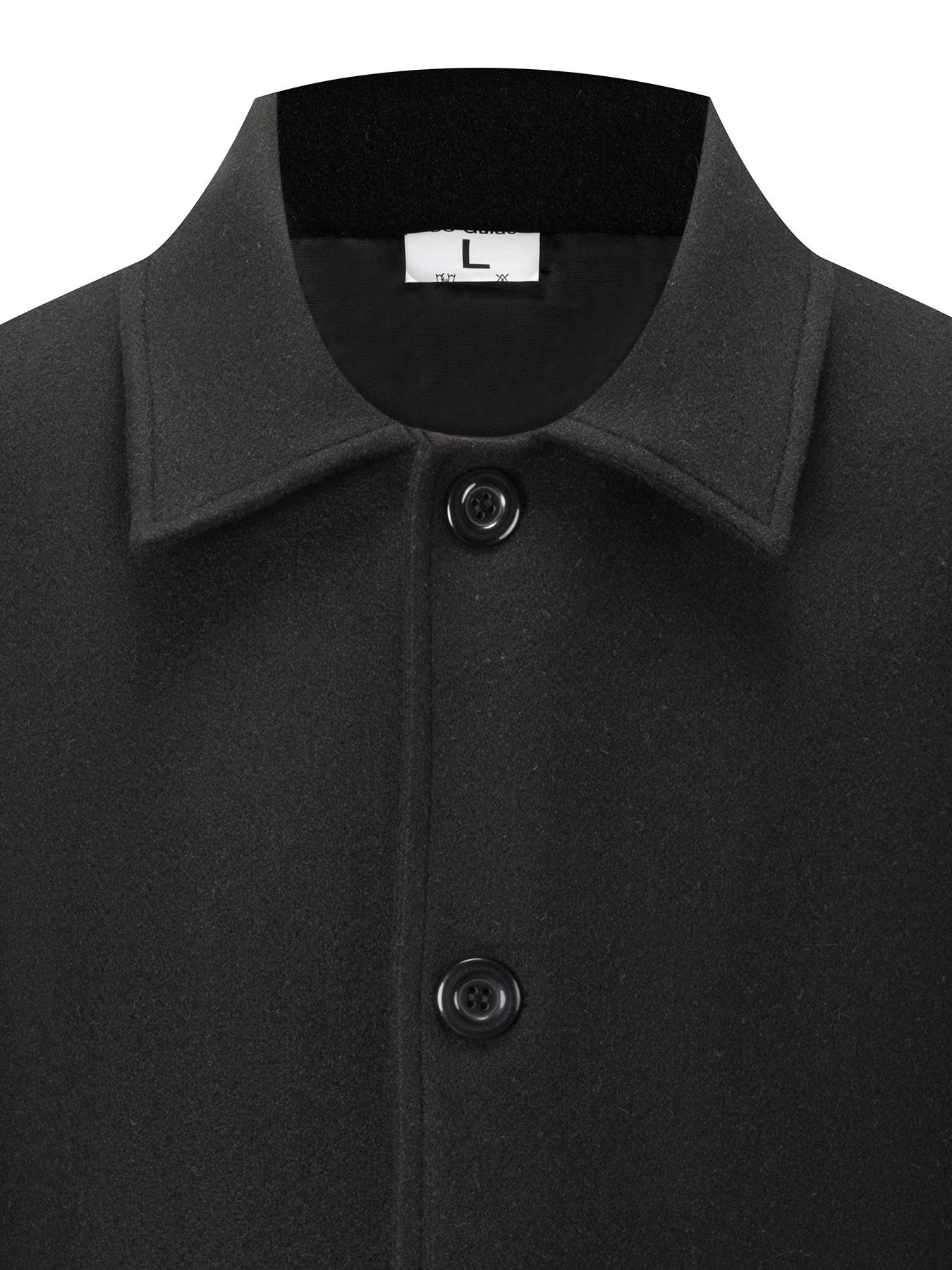 Side pocket detail on the men's single-breasted wrinkle-resistant coat