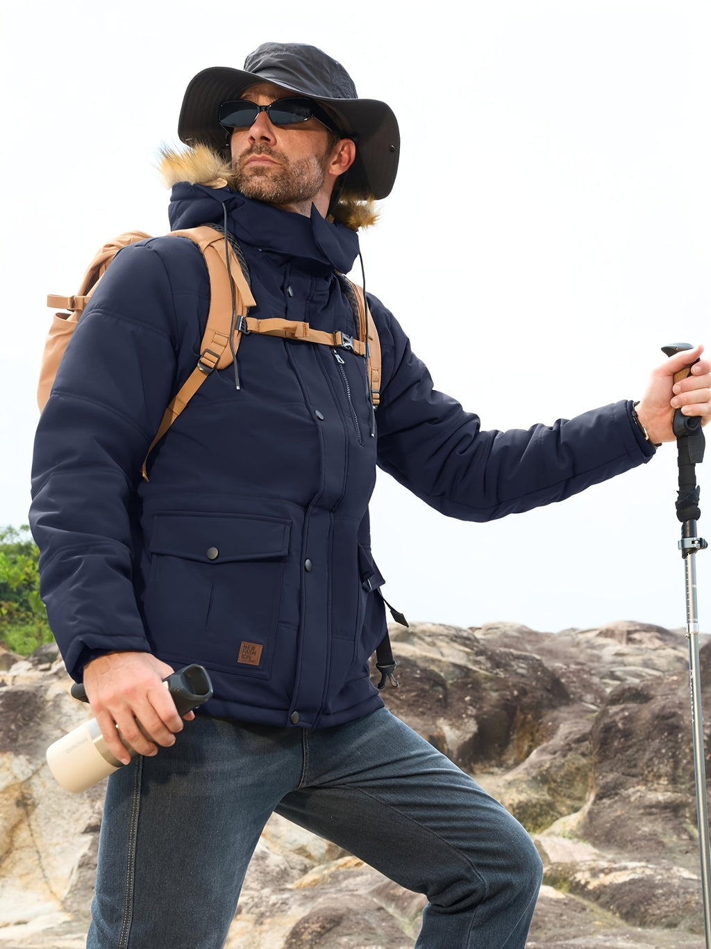 Men's thick fleece-lined parka for camping skiing and winter sports