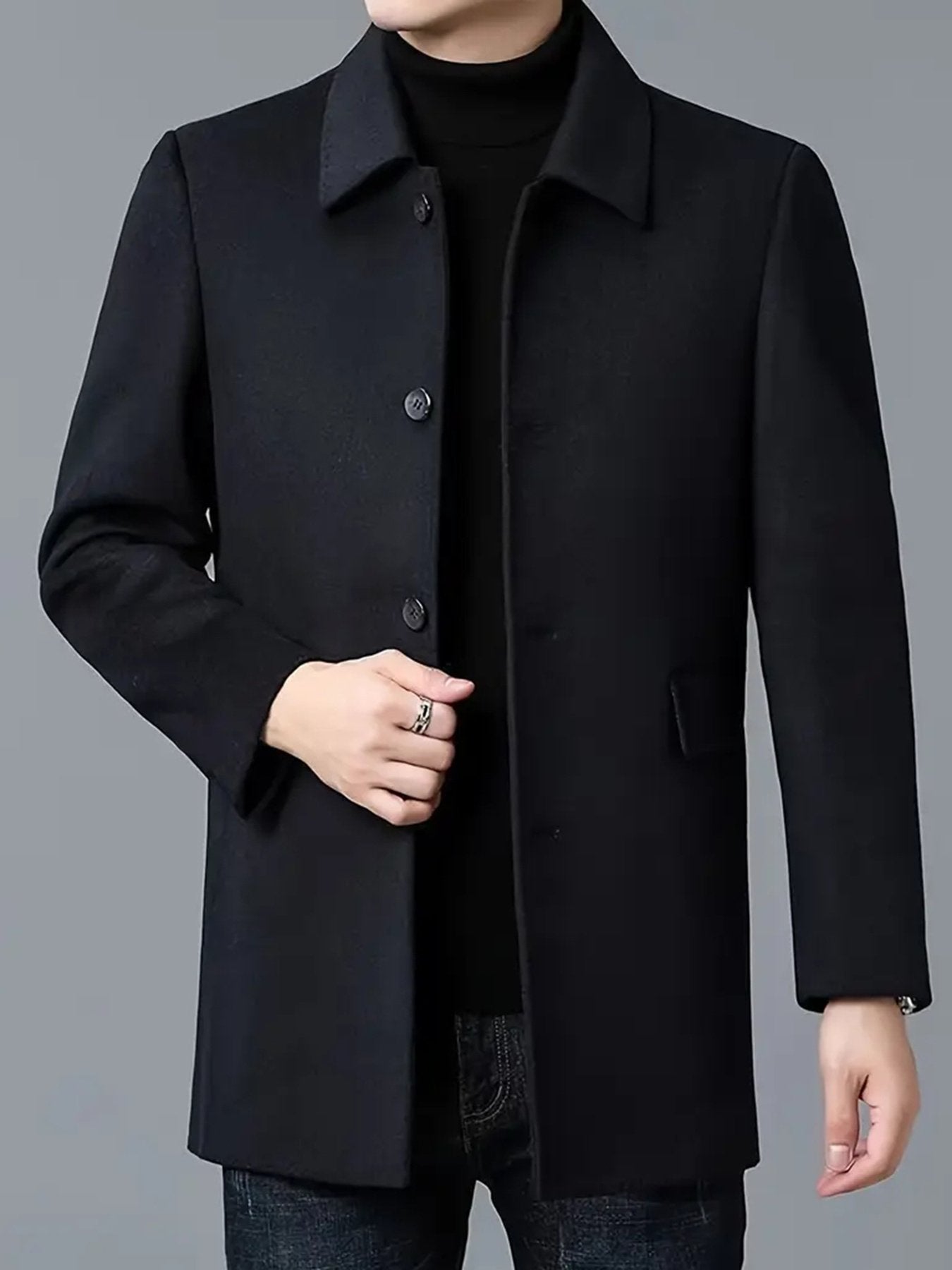 Fit reference for the men's single-breasted trench coat in UK sizes 34 to 44