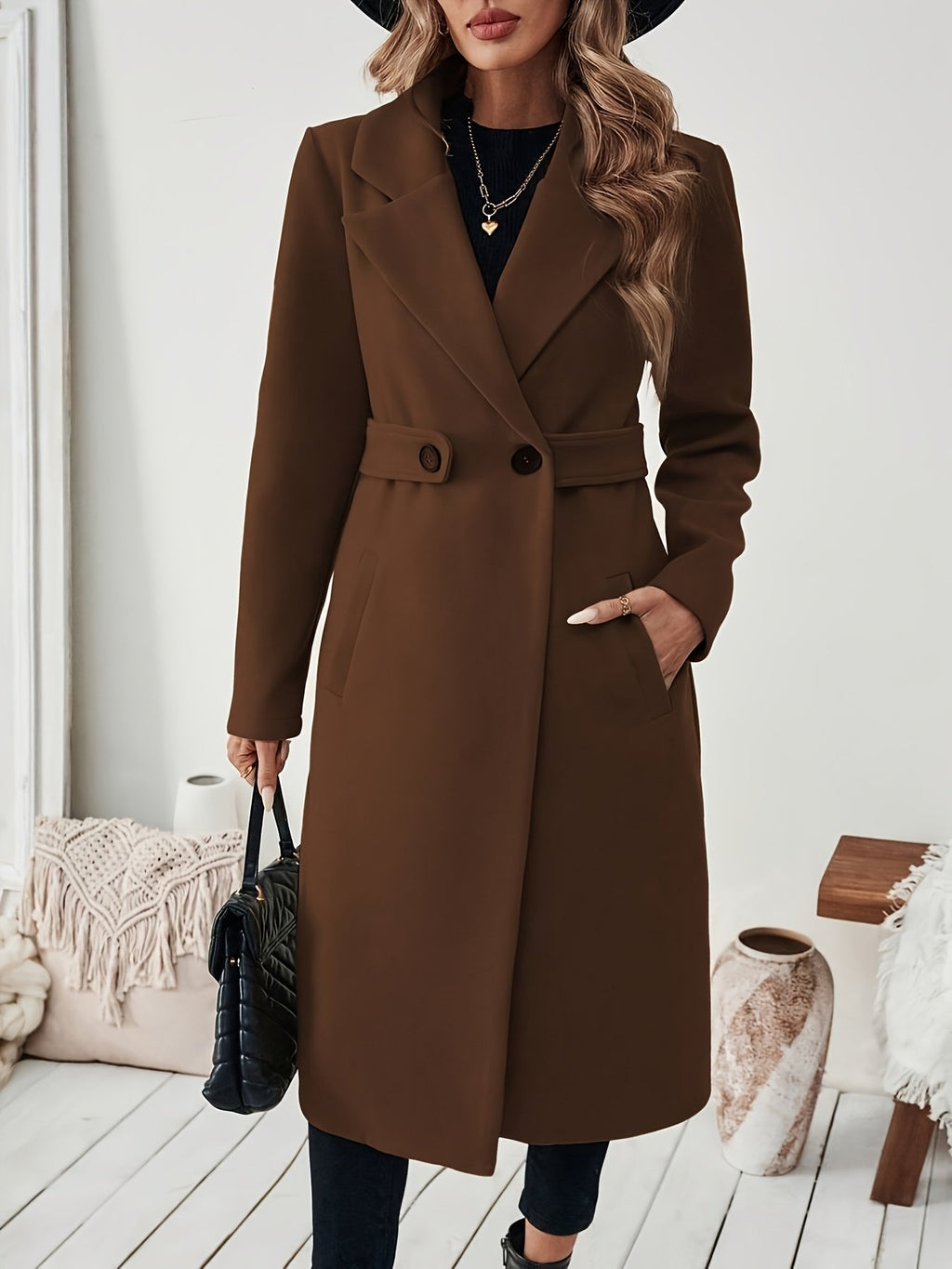 Collar and lapel detail on the women's mid-length tweed trench coat
